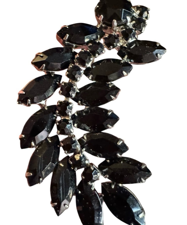 Beautiful Vintage Weiss Brooch Black crystal Rhinestones/Japanned Metal mourning