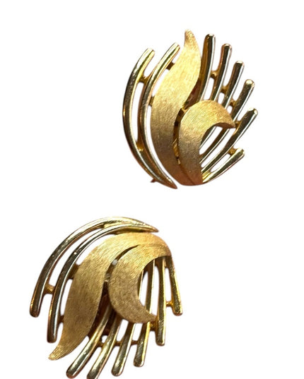 Elegant Trifari brushed Gold Finish clip on Earrings
