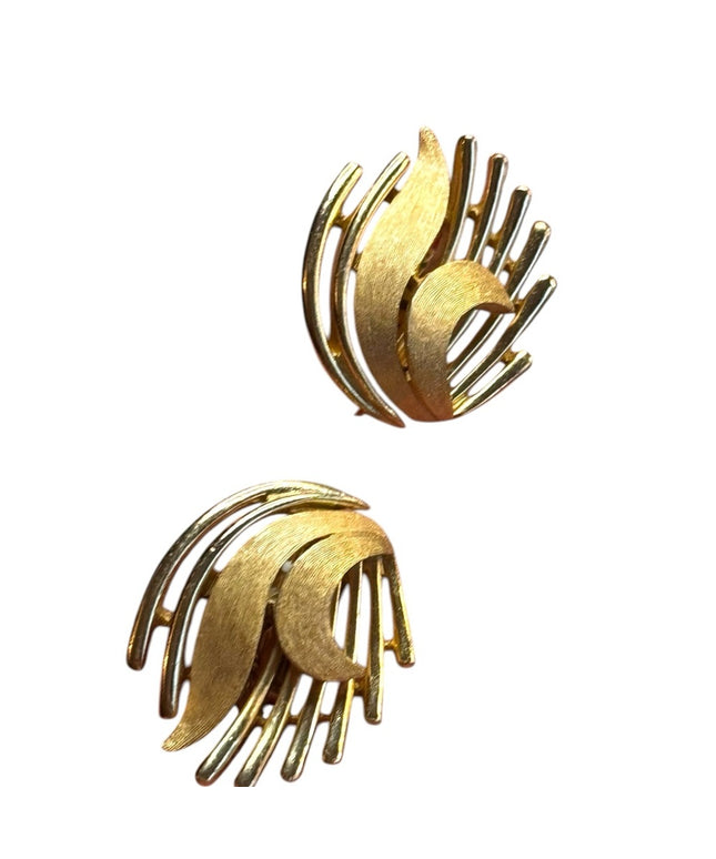 Elegant Trifari brushed Gold Finish clip on Earrings