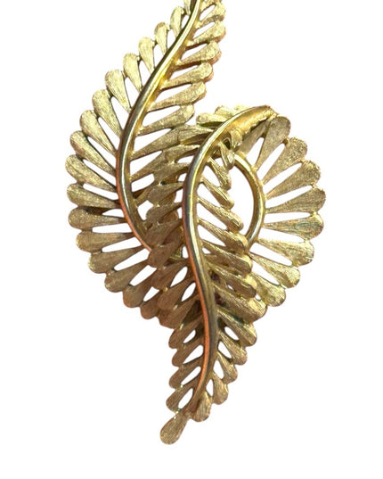 Elegant Vintage Trifari  Brushed Gold finish feather Leaf brooch