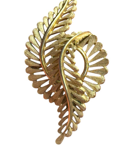 Elegant Vintage Trifari  Brushed Gold finish feather Leaf brooch