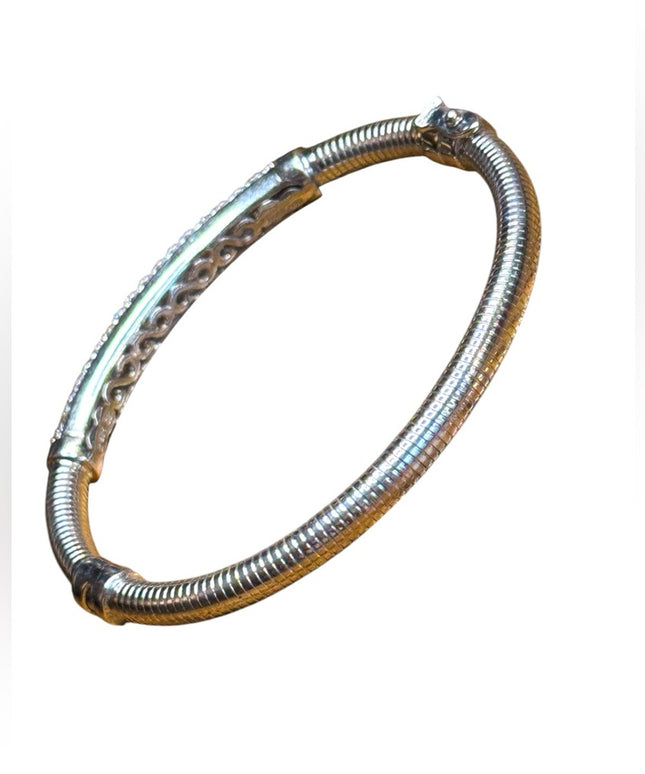 Elegant Sterling Silver 925 latched bangle Bracelet with CZ Accents Thailand