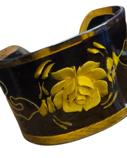 c1950's Reverse Carved Intaglio Cuff Bangle Cream Black, Mid-Century Jewellery