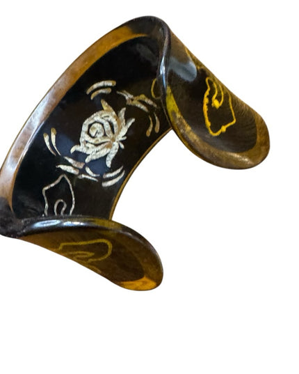 c1950's Reverse Carved Intaglio Cuff Bangle Cream Black, Mid-Century Jewellery