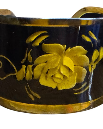 c1950's Reverse Carved Intaglio Cuff Bangle Cream Black, Mid-Century Jewellery
