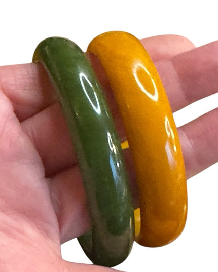 Bakelite Bangle spinach Yellow Vintage 1940s 1930 Catalin Marblette Polished Set