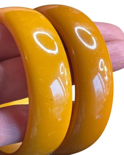 Bakelite Bangle Orange Yellow Vintage 1940s 1930s Catalin Marblette Polished Set