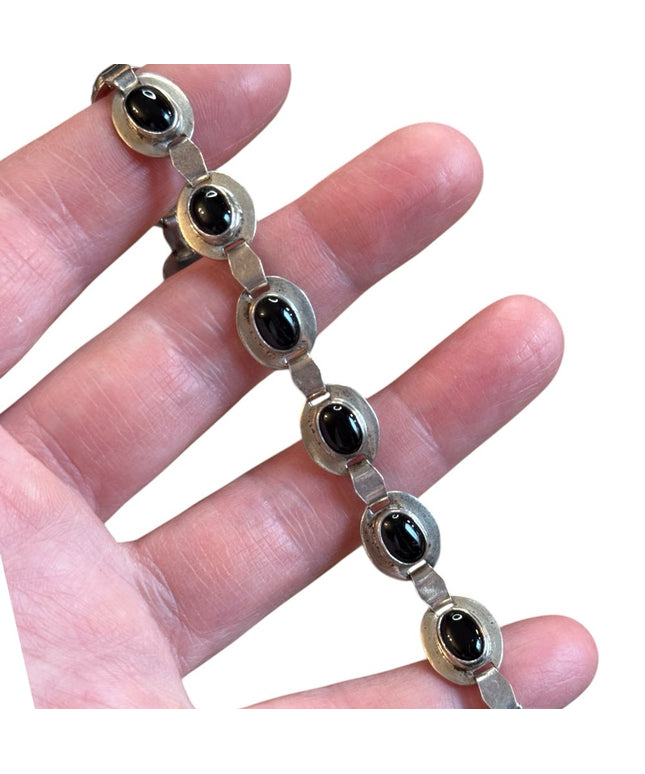 Elegant vintage sterling silver 925 Oval Black onyx link Stone Bracelet