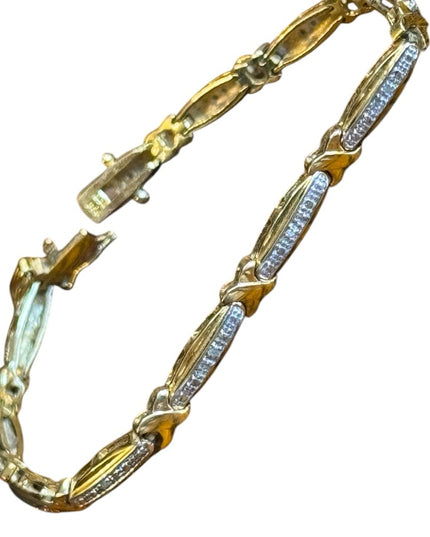 Elegant Gold plt Sterling silver 925  Bracelet w tiny Diamond Accents