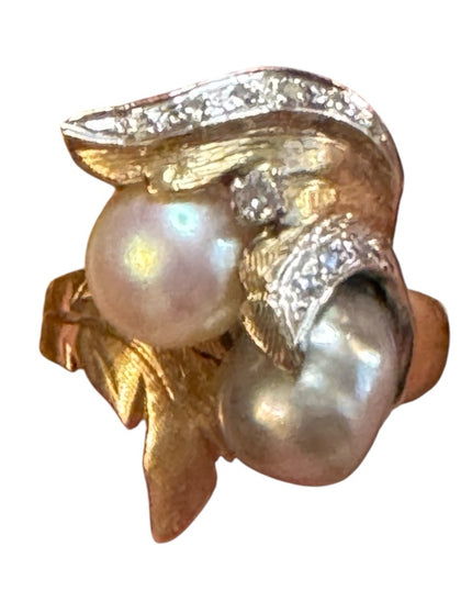 Stunning 1960s 14k Gold Diamond & Pearl Ring brushed finish