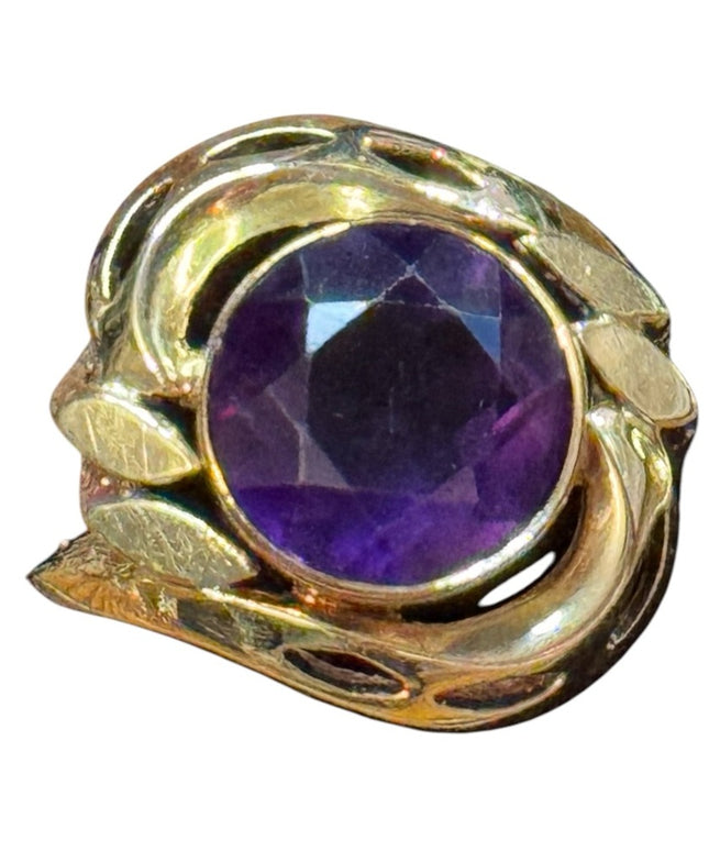 Elegant Vintage 14k Gold  Purple amethyst fancy Gemstone Ring