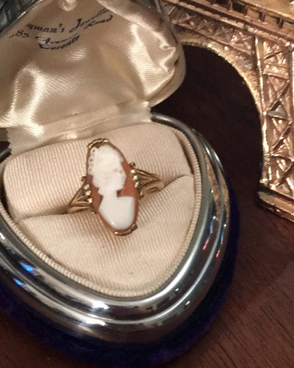 Antique Victorian 14k gold Carved  Shell cameo ring