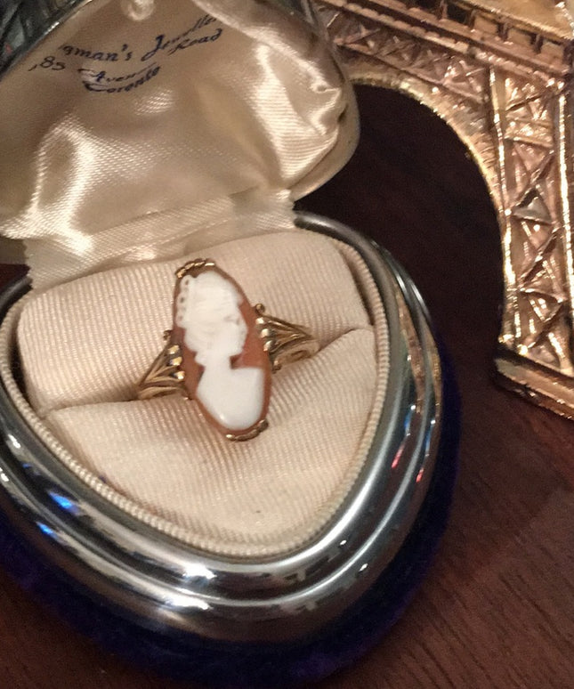 Antique Victorian 14k gold Carved  Shell cameo ring