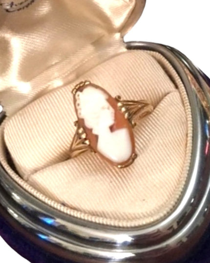 Antique Victorian 14k gold Carved  Shell cameo ring