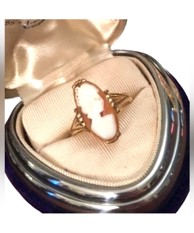 Antique Victorian 14k gold Carved  Shell cameo ring