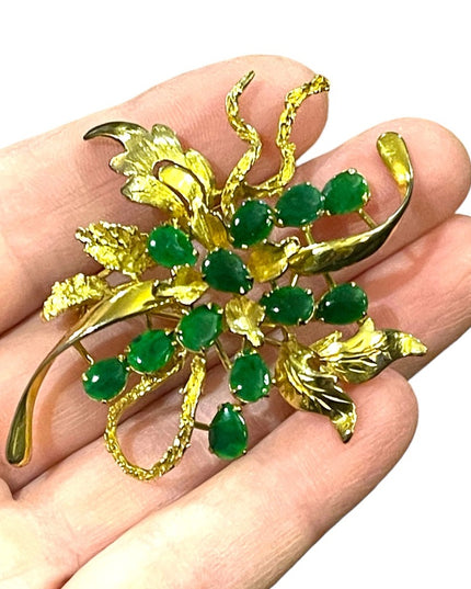 - Stunning large Vintage 14K gold  Jade fancy brooch