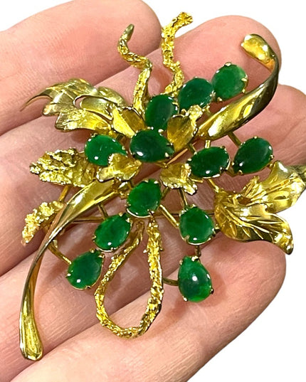 - Stunning large Vintage 14K gold  Jade fancy brooch