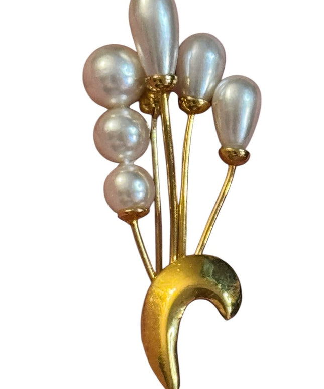 Elegant vintage Napier Gold finish faux Pearl bouquet floral Brooch
