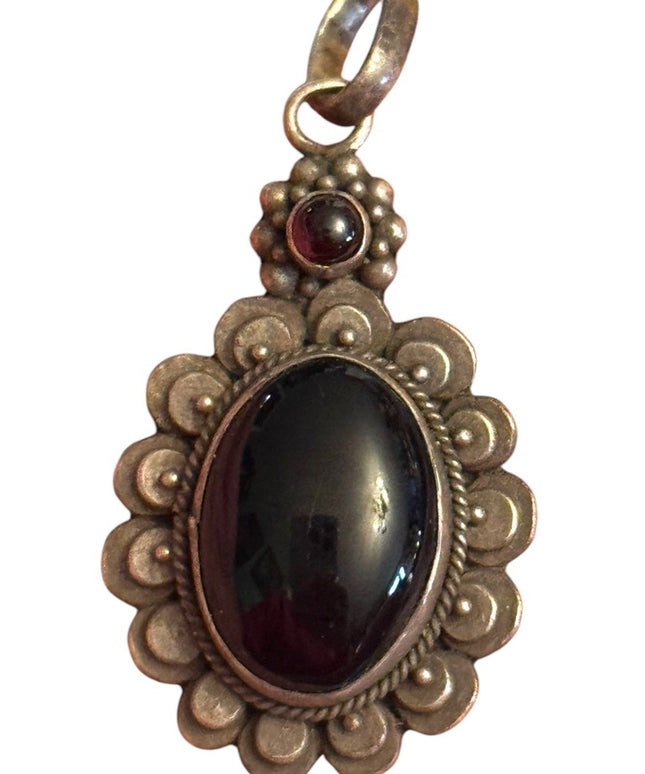 Elegant Vintage sterling silver 925  Black onyx Stone Pendant