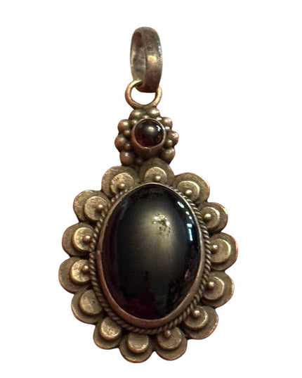 Elegant Vintage sterling silver 925  Black onyx Stone Pendant