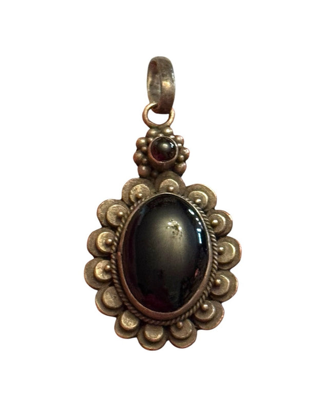 Elegant Vintage sterling silver 925  Black onyx Stone Pendant
