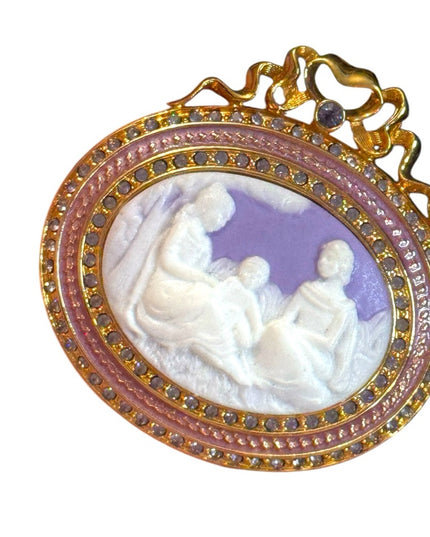 Lovely Joan Rivers  Purple resin  & cryetal Gold Roman scene Cameo Brooch LG