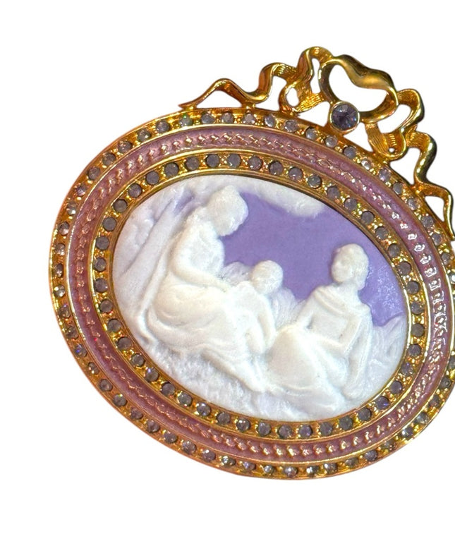 Lovely Joan Rivers  Purple resin  & cryetal Gold Roman scene Cameo Brooch LG