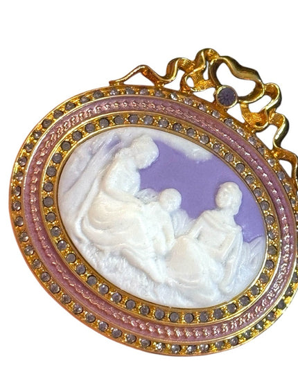 Lovely Joan Rivers  Purple resin  & cryetal Gold Roman scene Cameo Brooch LG