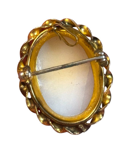 Elegant 12k GF Gold Filled Marboro Gold carved Shell Cameo Brooch pendant