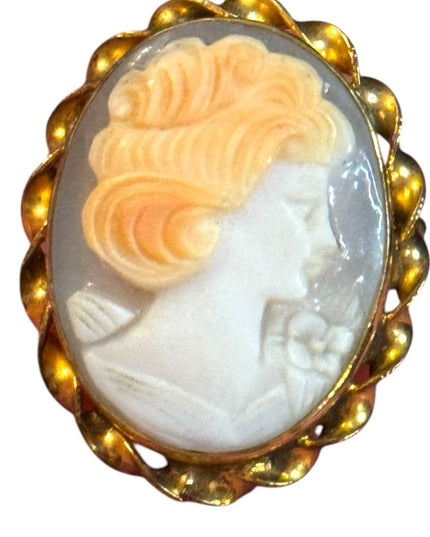 Elegant 12k GF Gold Filled Marboro Gold carved Shell Cameo Brooch pendant