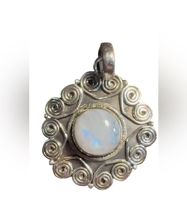 Elegant sterling Silver 925 Moonstone scrollwork Pendant