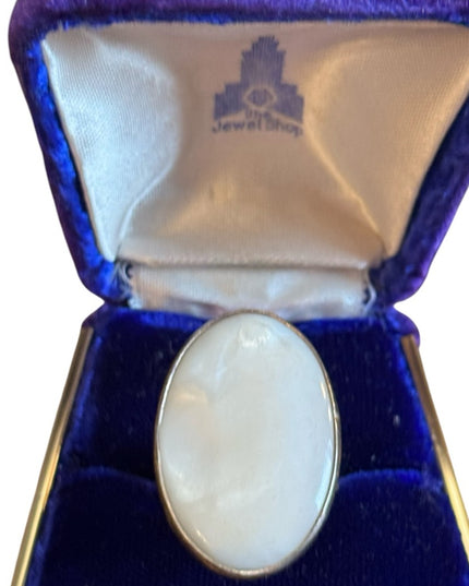 Vintage Southwestern Style ICO Sterling Silver 925 Oval Chunky MOP Pearl Ring