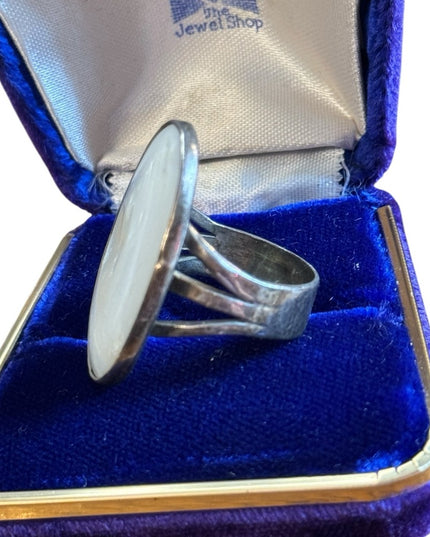 Vintage Southwestern Style ICO Sterling Silver 925 Oval Chunky MOP Pearl Ring