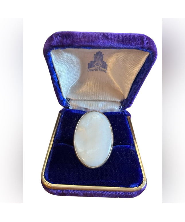 Vintage Southwestern Style ICO Sterling Silver 925 Oval Chunky MOP Pearl Ring