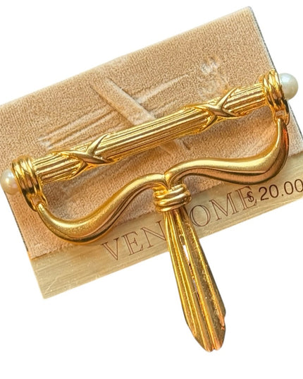 Vendom NWB Gold Brooch with Pearl Accents Magestic 1980s Vintage