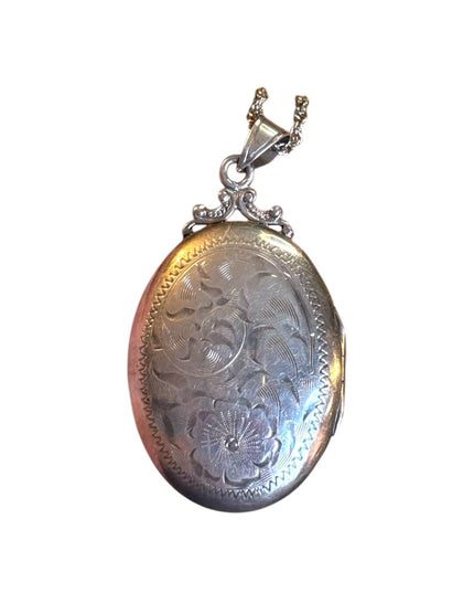 Vintage sterling  Silver 925 Victorian styled etched floral Locket Necklace