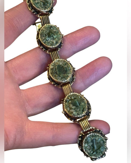 Elegant VINTAGE gold tone jade rock bracelet Green Stone Bracelet