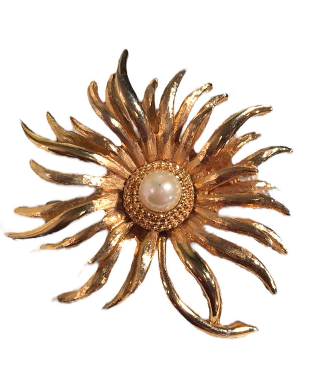 Vintage Brushed Gold flower faux pearl fancy brooch