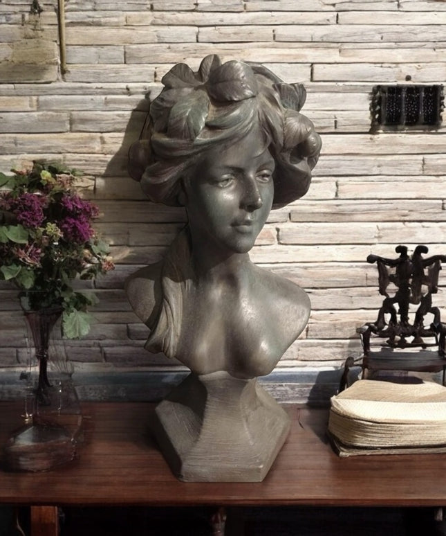 Elegant Art Deco Nouveau Large Vintage Plaster Bust Sculpture statue