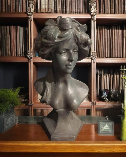 Elegant Art Deco Nouveau Large Vintage Plaster Bust Sculpture statue