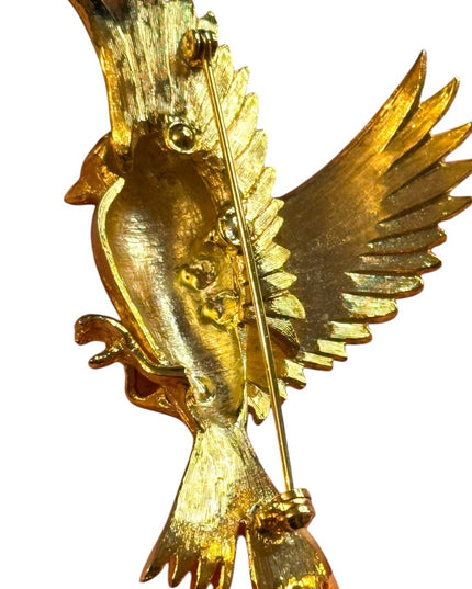 Lovely vintage gold plt Golden Bird brooch