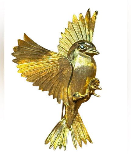 Lovely vintage gold plt Golden Bird brooch