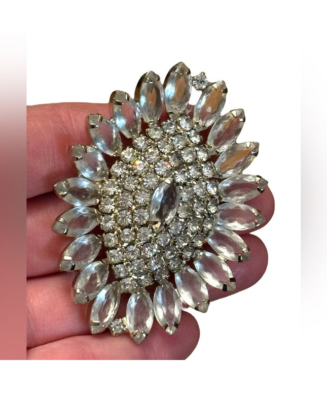 Elegant Vintage large sparkling silver floral Crystal Brooch