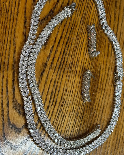 Elegant Silver Necklace bracelet and Earring Set coming