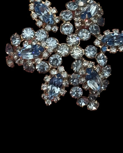 Elegant Vintage 1950s LG 3” Blue Crystal flower Brooch