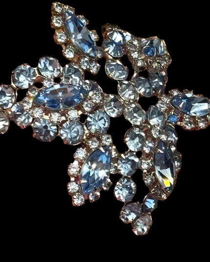 Elegant Vintage 1950s LG 3” Blue Crystal flower Brooch