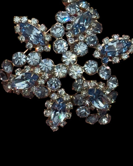 Elegant Vintage 1950s LG 3” Blue Crystal flower Brooch