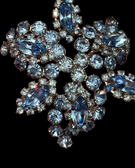 Elegant Vintage 1950s LG 3” Blue Crystal flower Brooch
