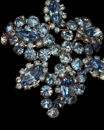 Elegant Vintage 1950s LG 3” Blue Crystal flower Brooch