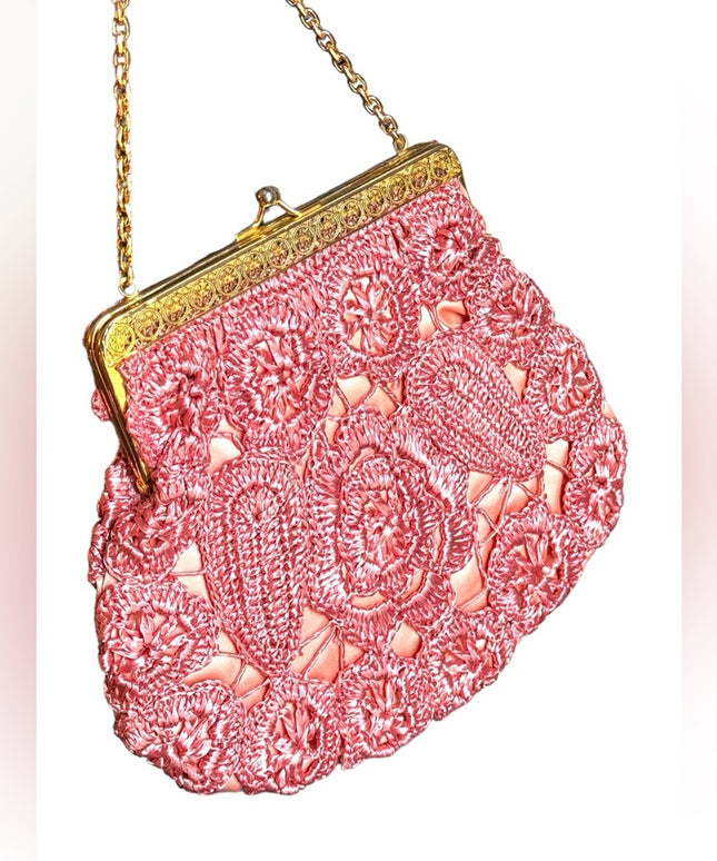 - Lovely vintage 1950s Mid century Pink satin with crochet flower ITALY purse